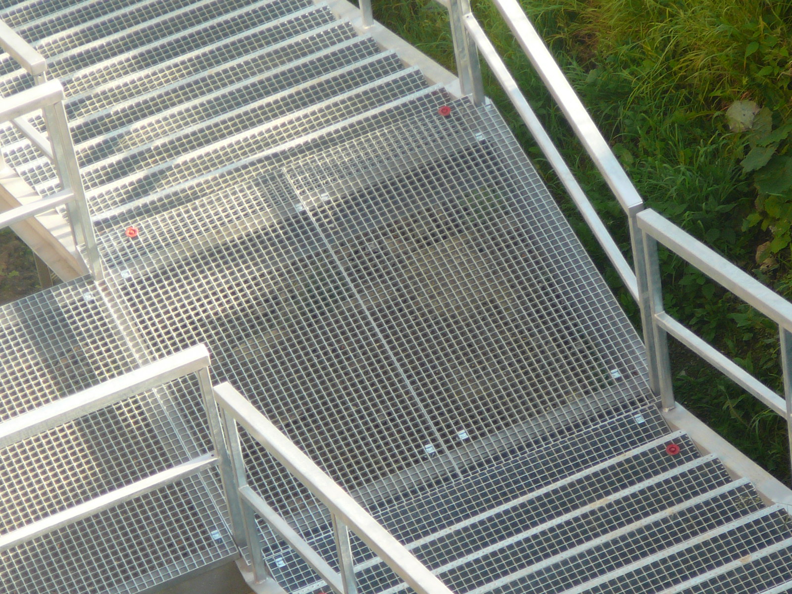Expanded metal store steps